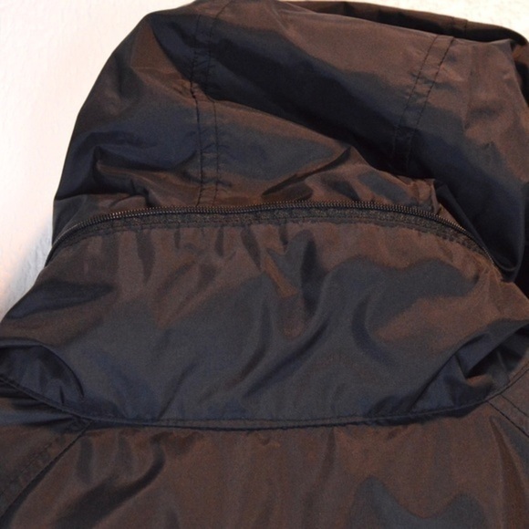 Men’s Columbia Packable Lightweight Windbreaker Jacket, Red/Black - Size XL - Picture 10 of 13